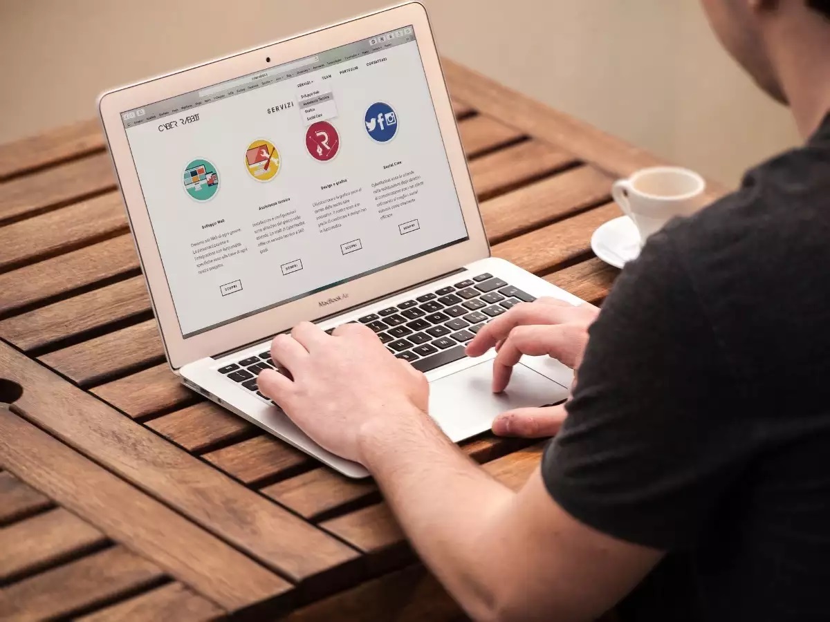 What Drives the World’s Most Popular Websites