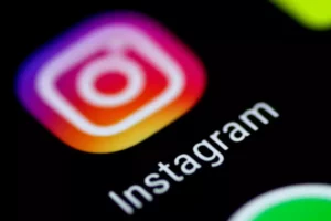 Multiple Videos to Your Instagram Story